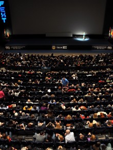 Hall before projection of the movie Blue jasmine